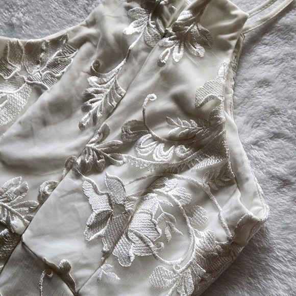 Lulus Small In the Moment White Embroidered Dress Lace V Neck Sleeveless Mini - Picture 11 of 14